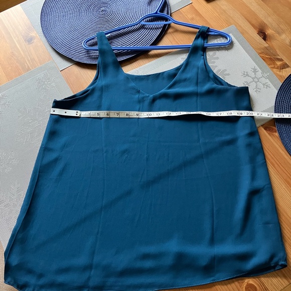 Green sleeveless dressy tank top - Picture 3 of 6